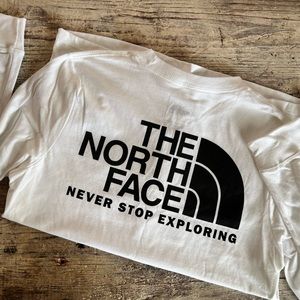 NWOT The North Face Long Sleeve Tee Size Medium